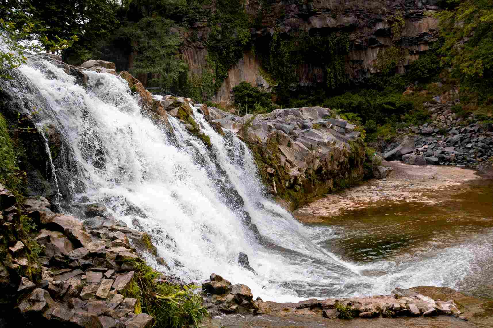 Lakkam Waterfalls munnar