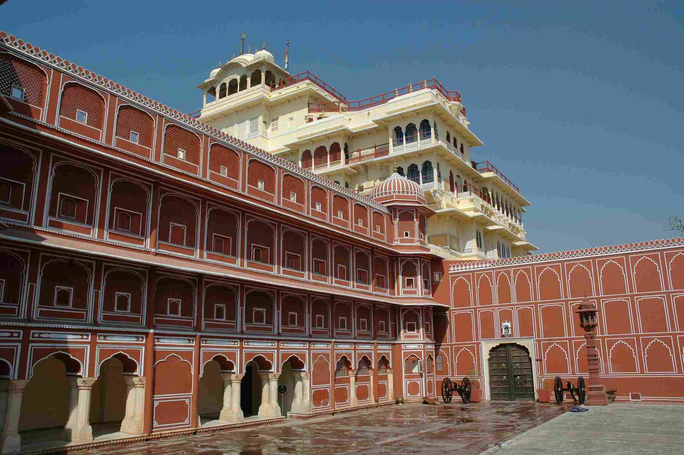 Private Palace Tours A Glimpse into Royal Life