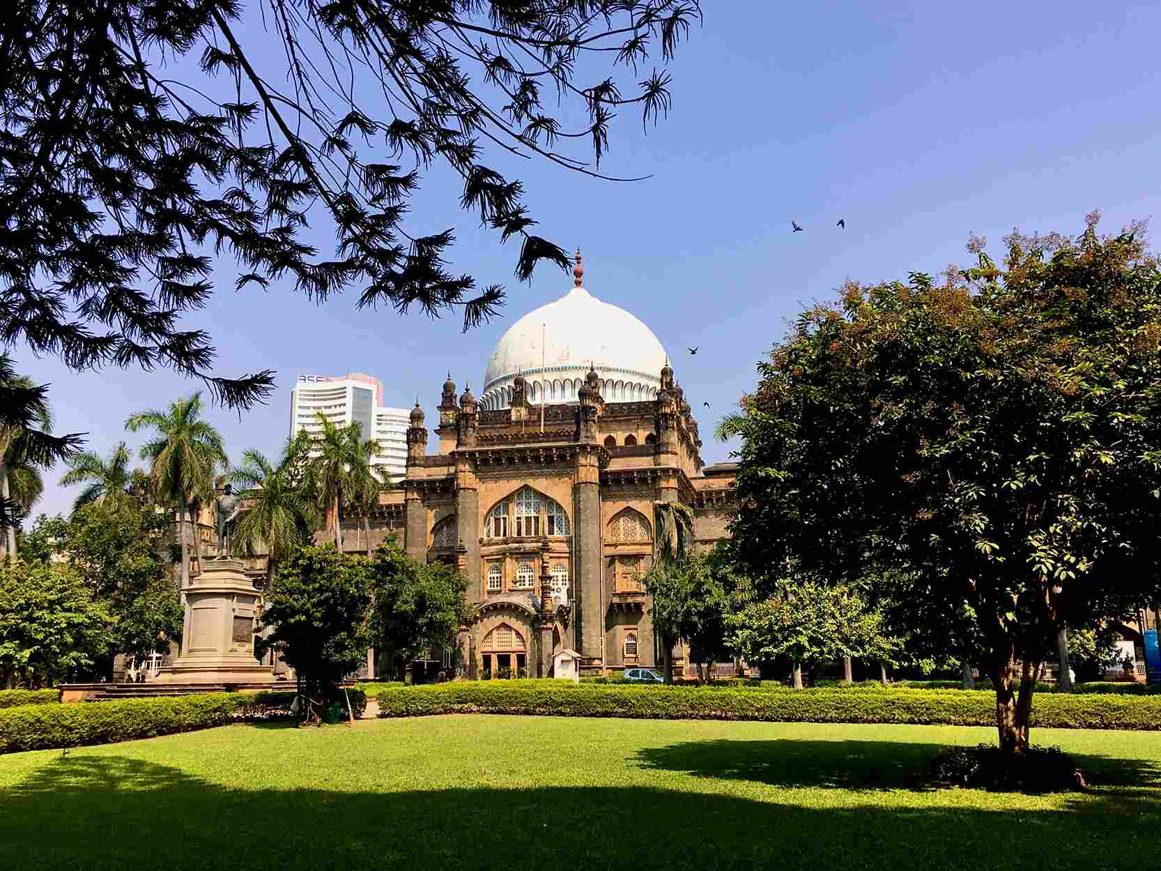 Experience Mumbai Beyond the Ordinary